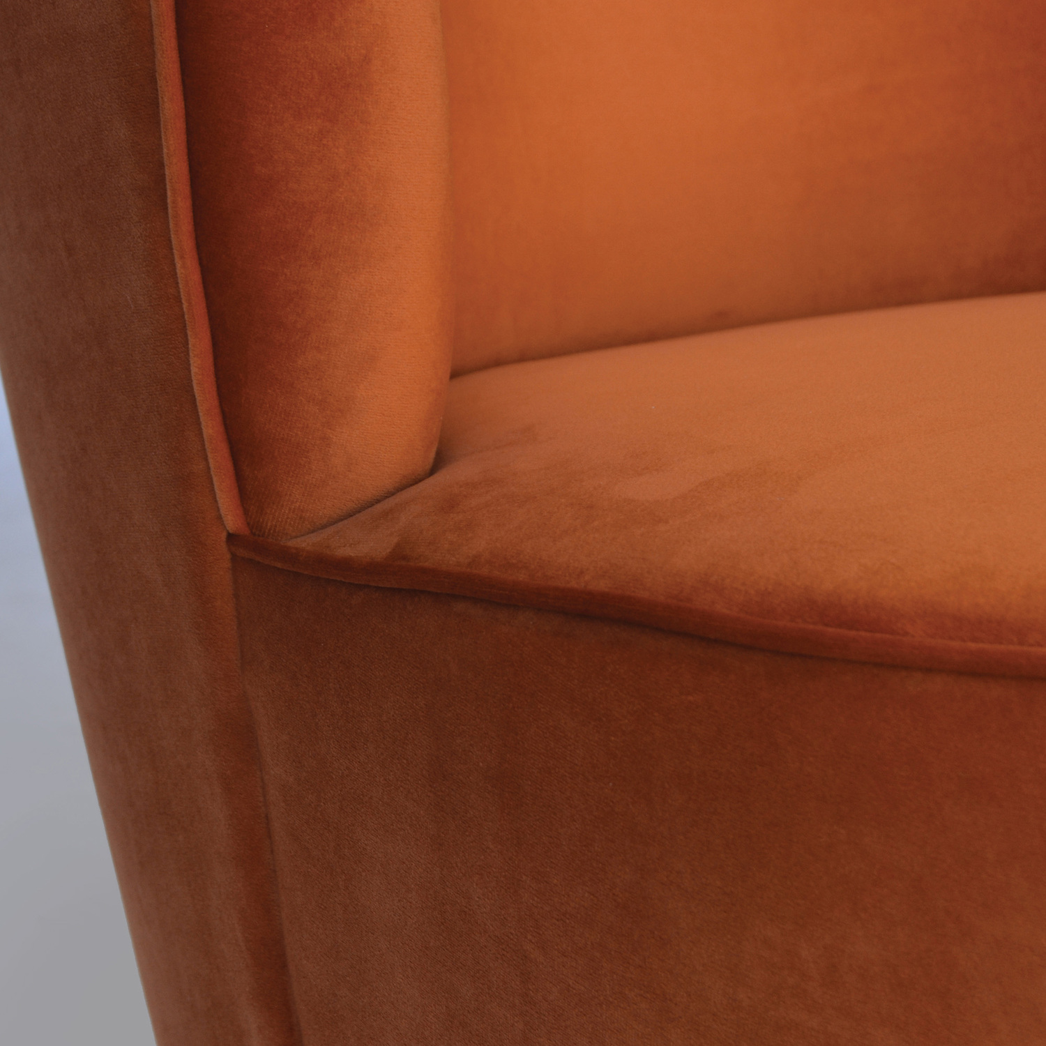 Raeley-Velvet-Swivel-Chair