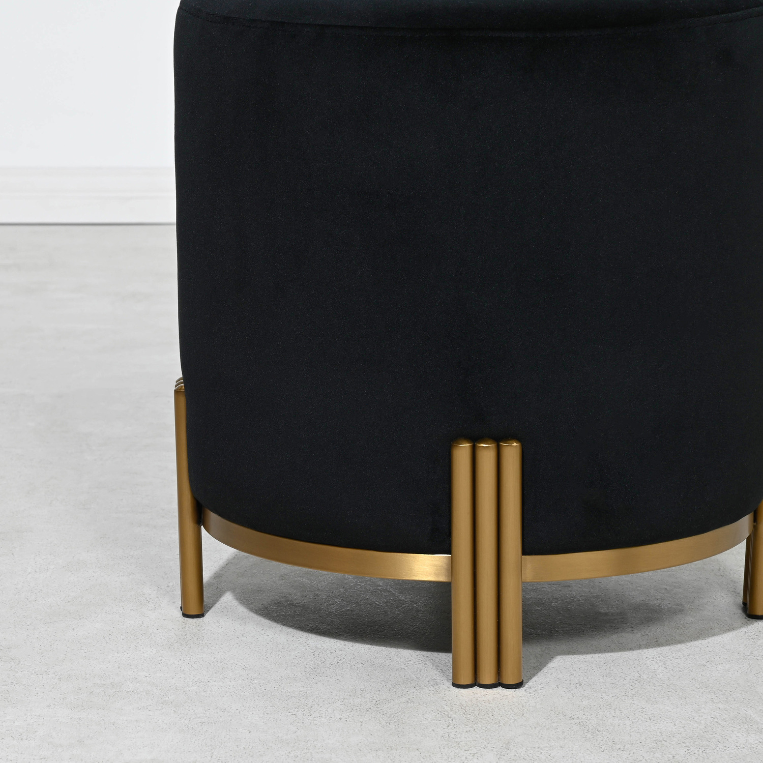 Annalise-Velvet-Upholstered-Ottoman