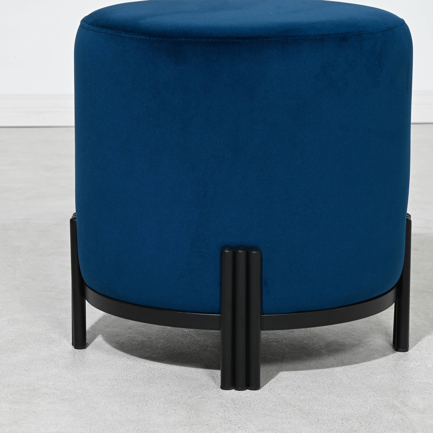 Annalise-Velvet-Upholstered-Ottoman