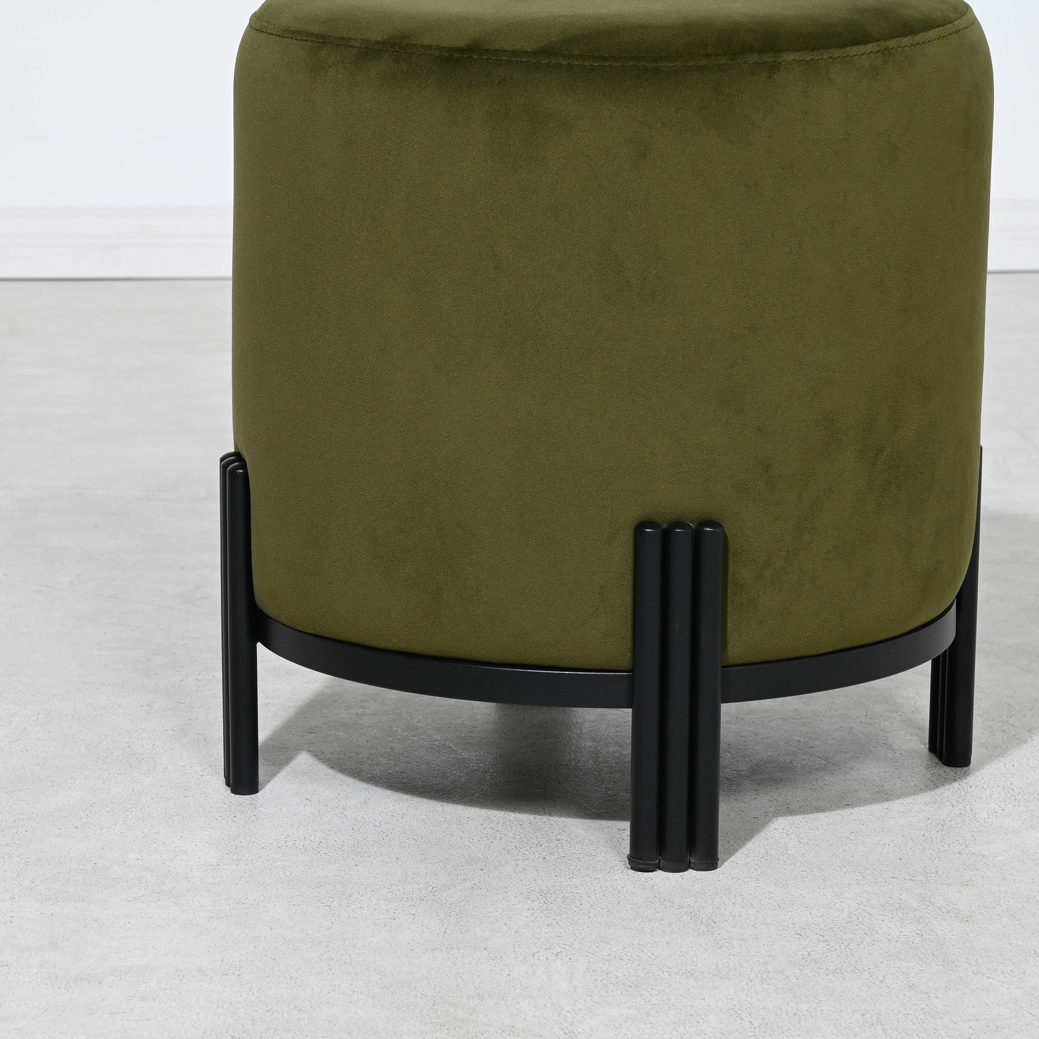 Annalise-Velvet-Upholstered-Ottoman
