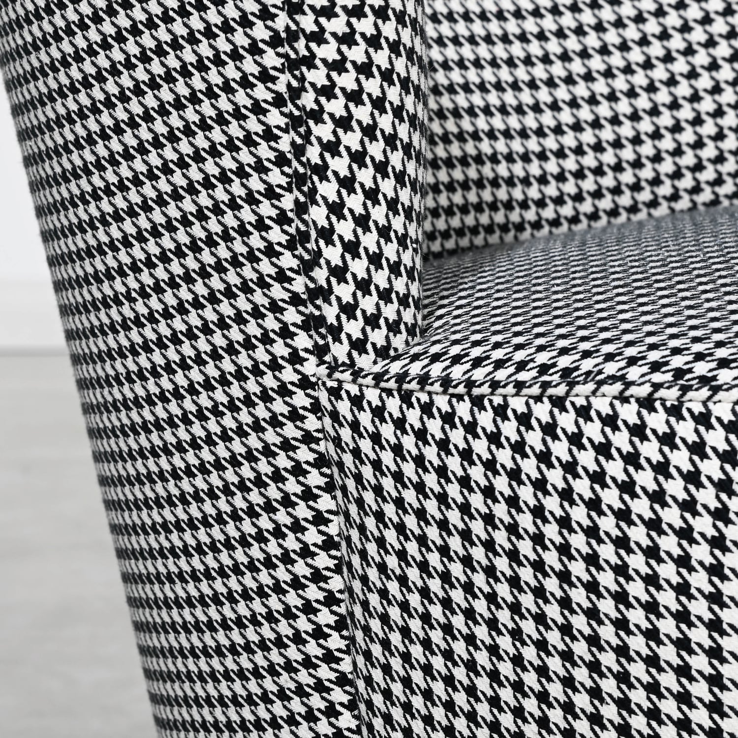 Houndstooth Raeley Swivel Chair