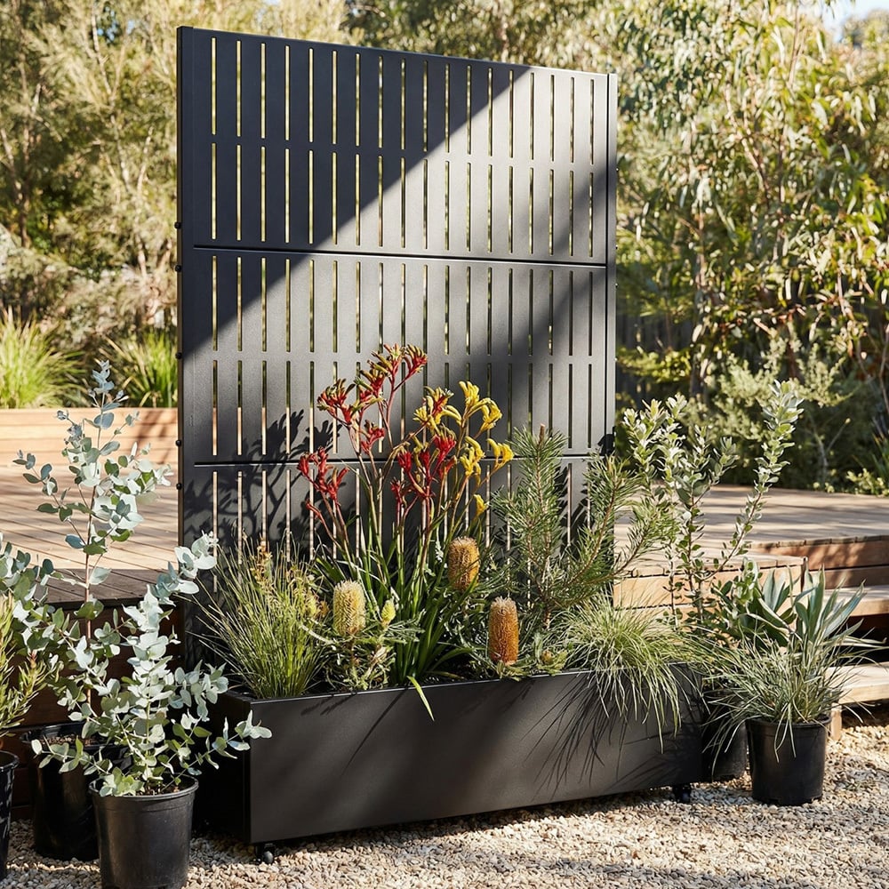 Jael Steel Trellis Planter