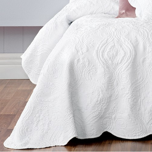White Cordelia Bedspread Set
