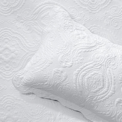 White Cordelia Bedspread Set
