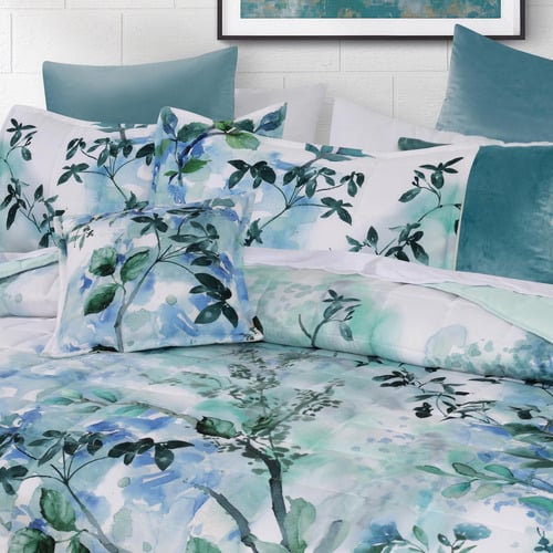 White Woodbury Bedspread Set