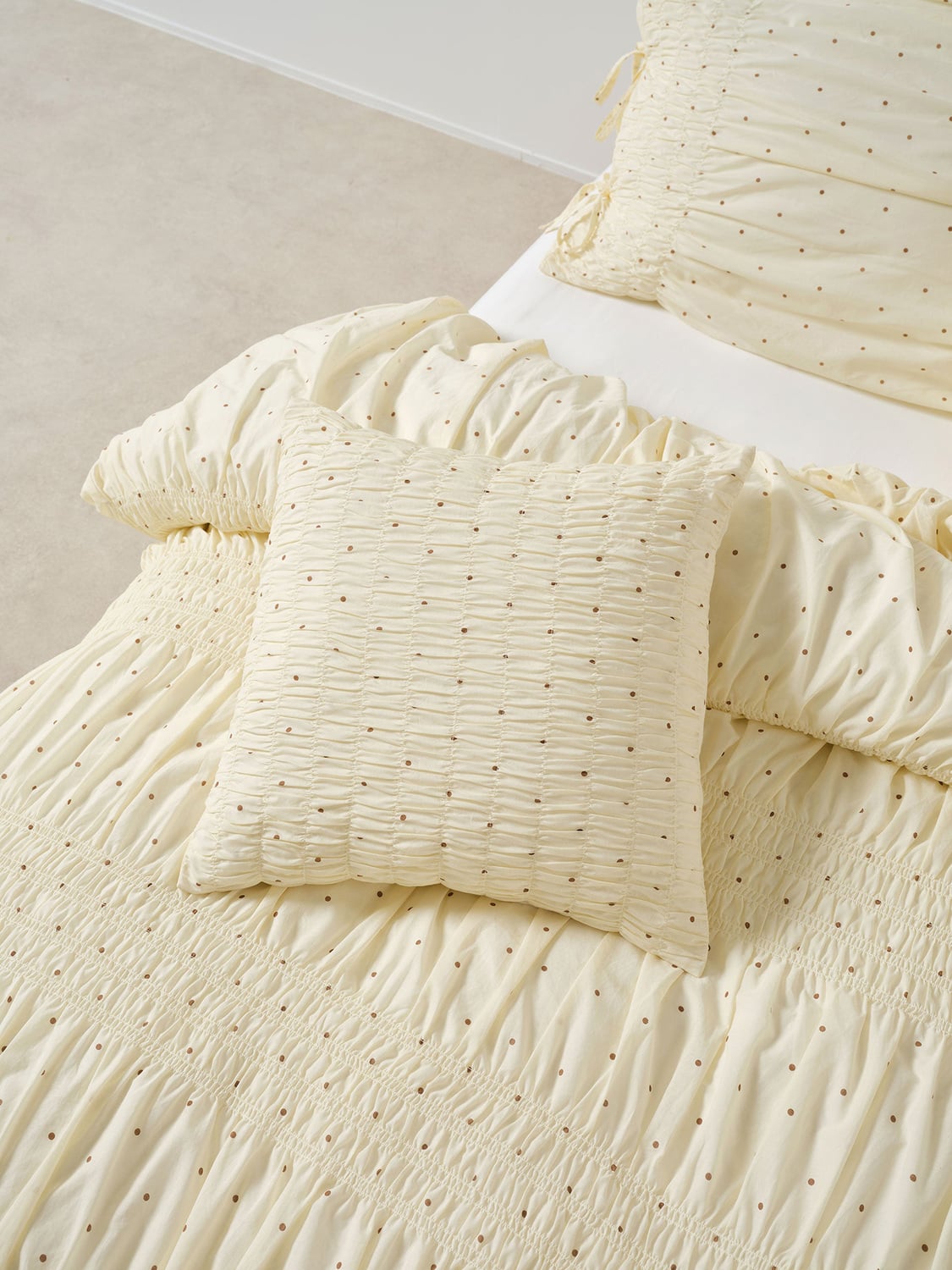 Nina Spot Cushion