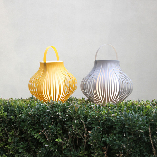 Bostock-Retractable-Outdoor-Cordless-LED-Lantern