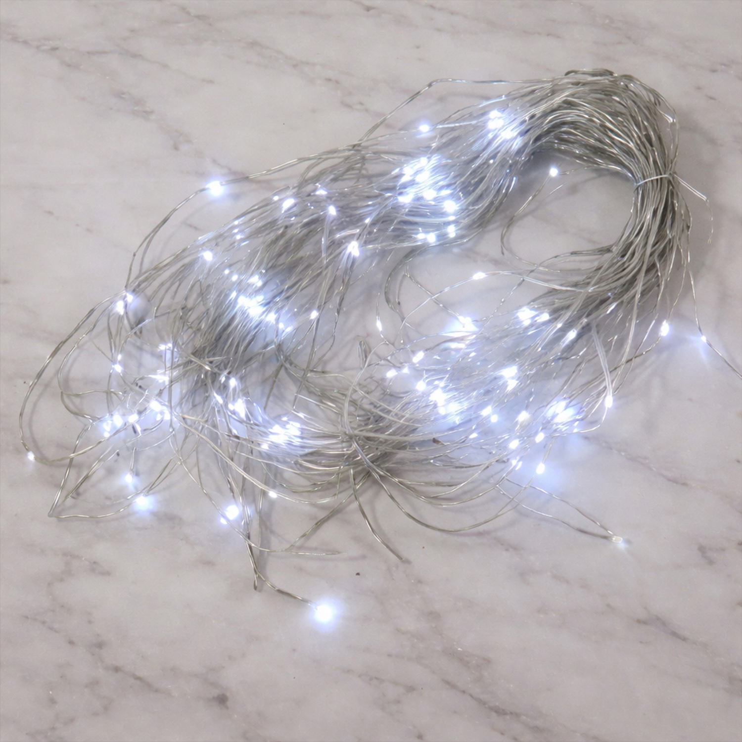 600 Kiran LED Icicle Lights