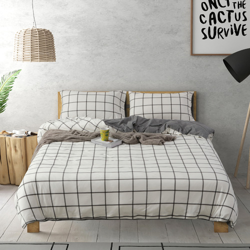 white checkered quilt cover