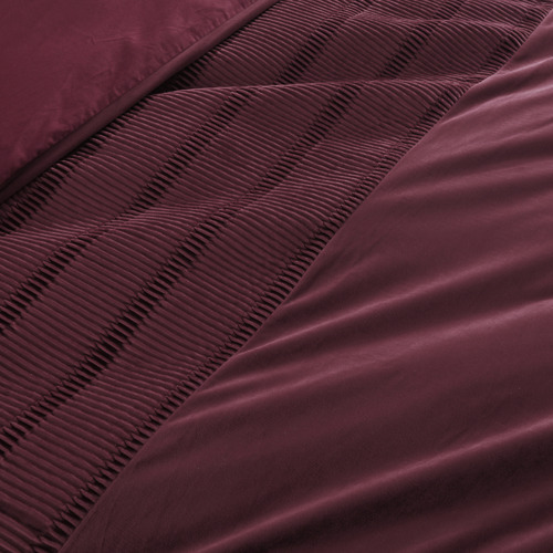 Dreamaker Wine Ripple Velvet Quilt Cover Set Temple & ster
