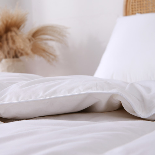 White-Duck-Down-and-Feather-Extra-Warm-Winter-Quilt-900919