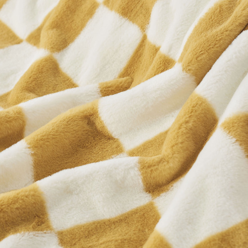 Checkered-Faux-Fur-Heated-Throw