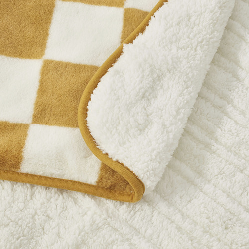 Checkered-Faux-Fur-Heated-Throw