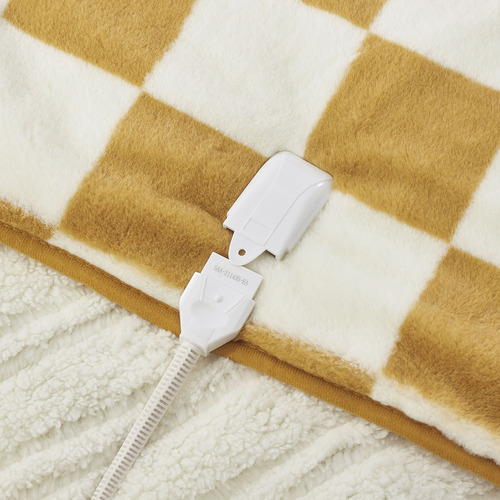 Checkered-Faux-Fur-Heated-Throw