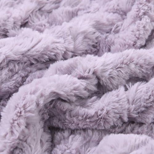 Extra-Large-Faux-Fur-Heated-Throw