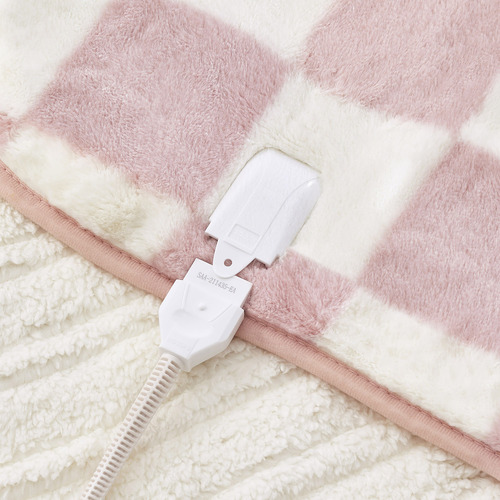 Checkered-Faux-Fur-Heated-Throw