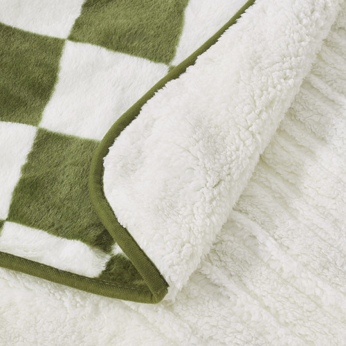 Checkered-Faux-Fur-Heated-Throw