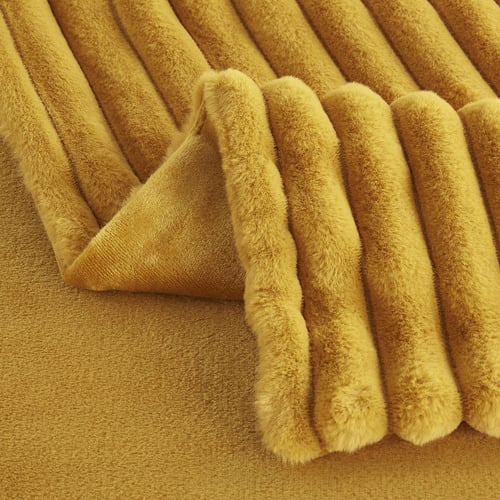 Chunky Embossed Fleece Throw