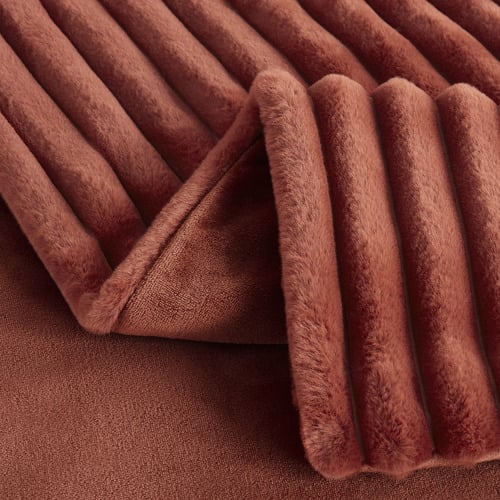 Chunky Embossed Fleece Throw