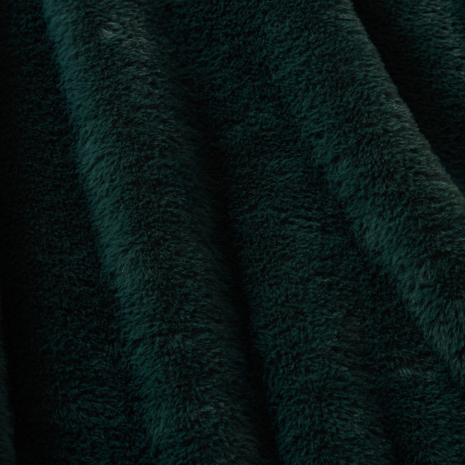 Elior Faux Fur Heated Throw