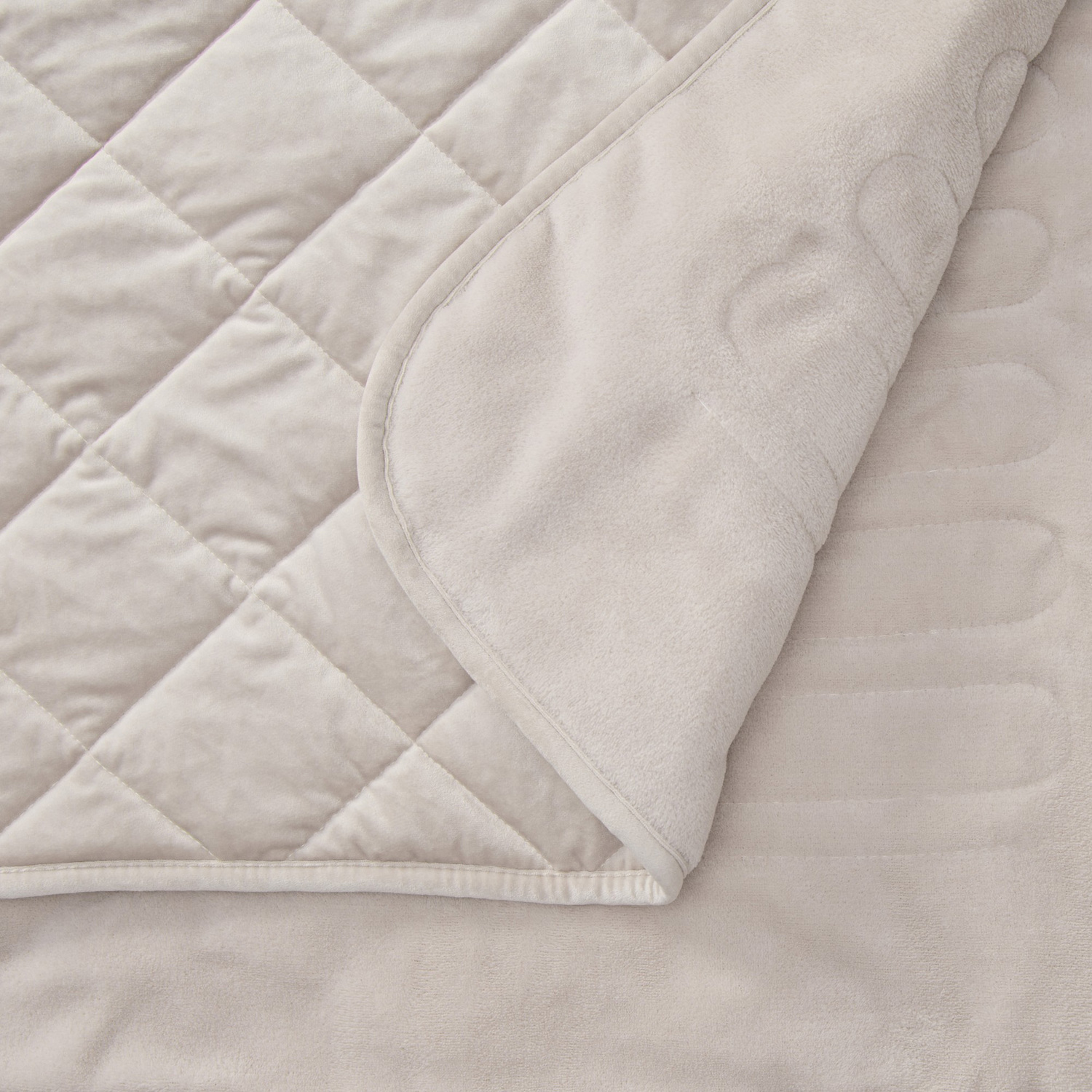 Horace French Velvet & Fleece Heated Throw