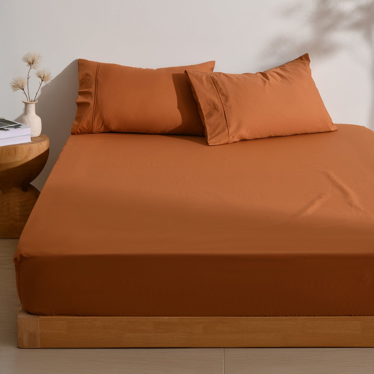 Dreamaker Cotton-Blend Fitted Sheet Set