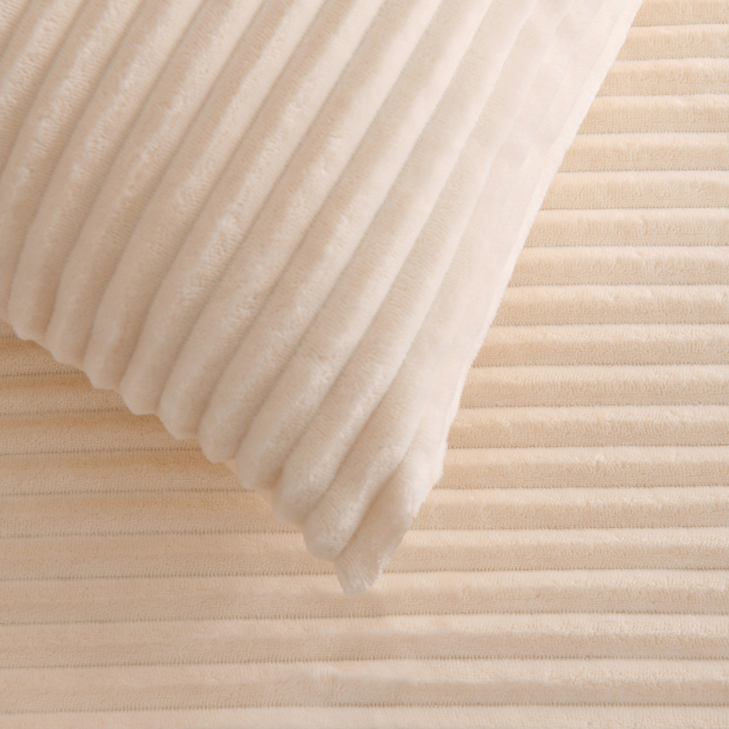 Embossed-Velvet-Cushion