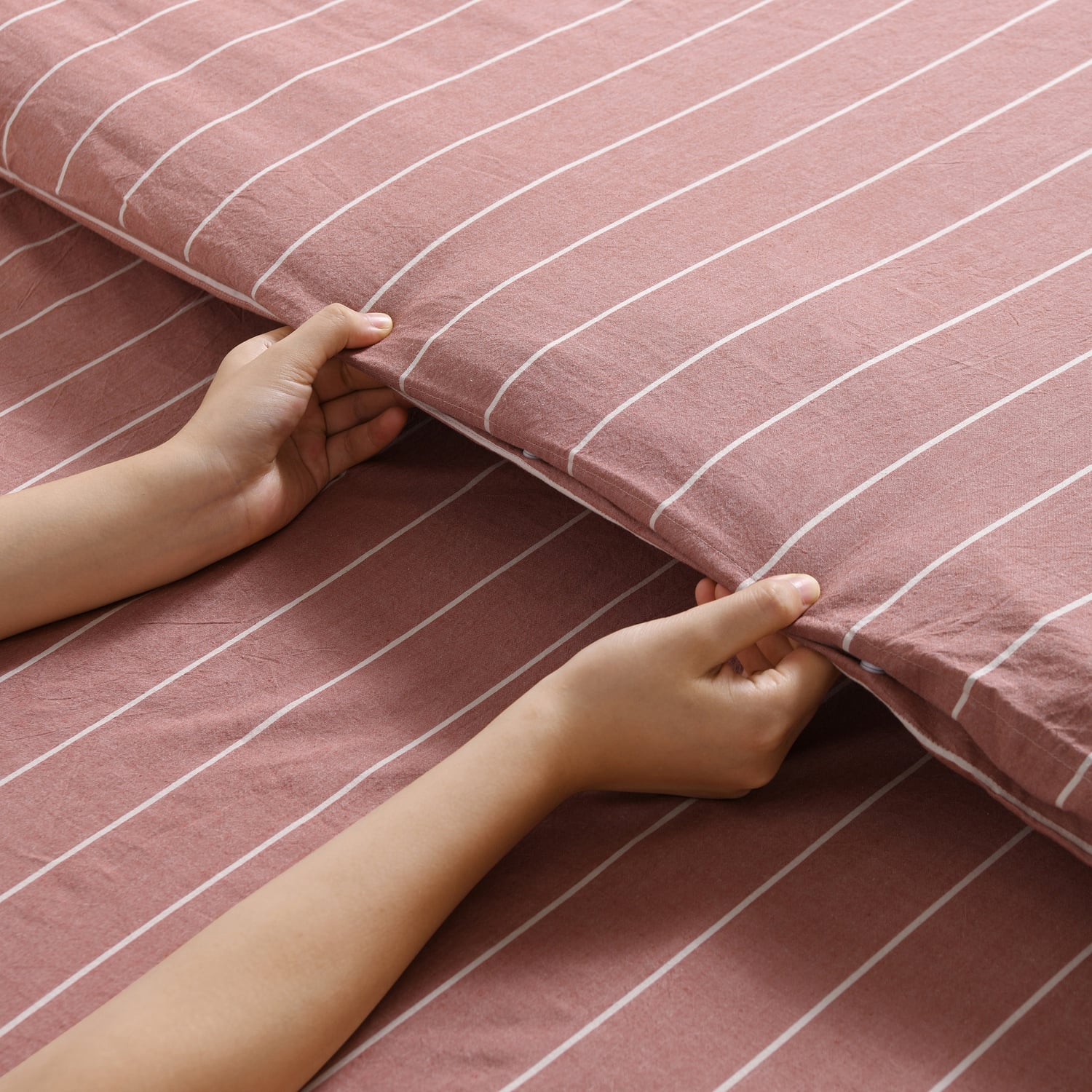 Zinnia Yarn-Dyed Washed Cotton Reversible Quilt Cover Set