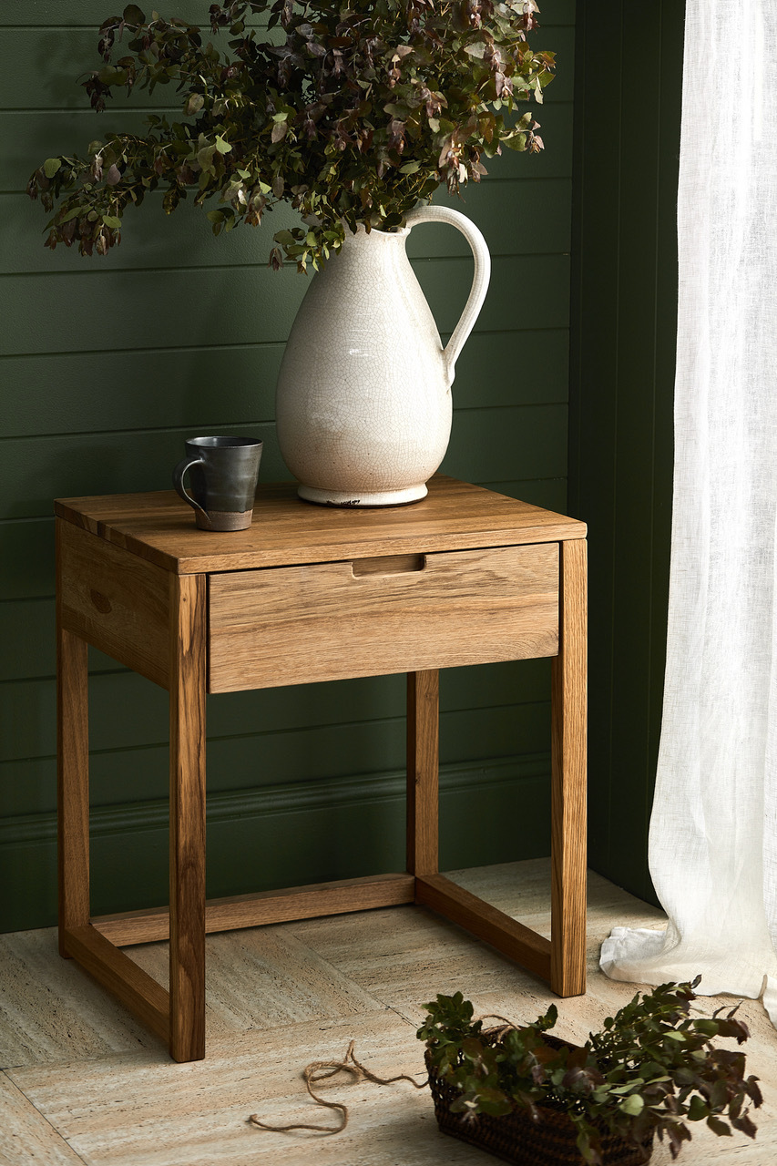 Rustic-Olwen-Oak-Wood-Bedside-Table