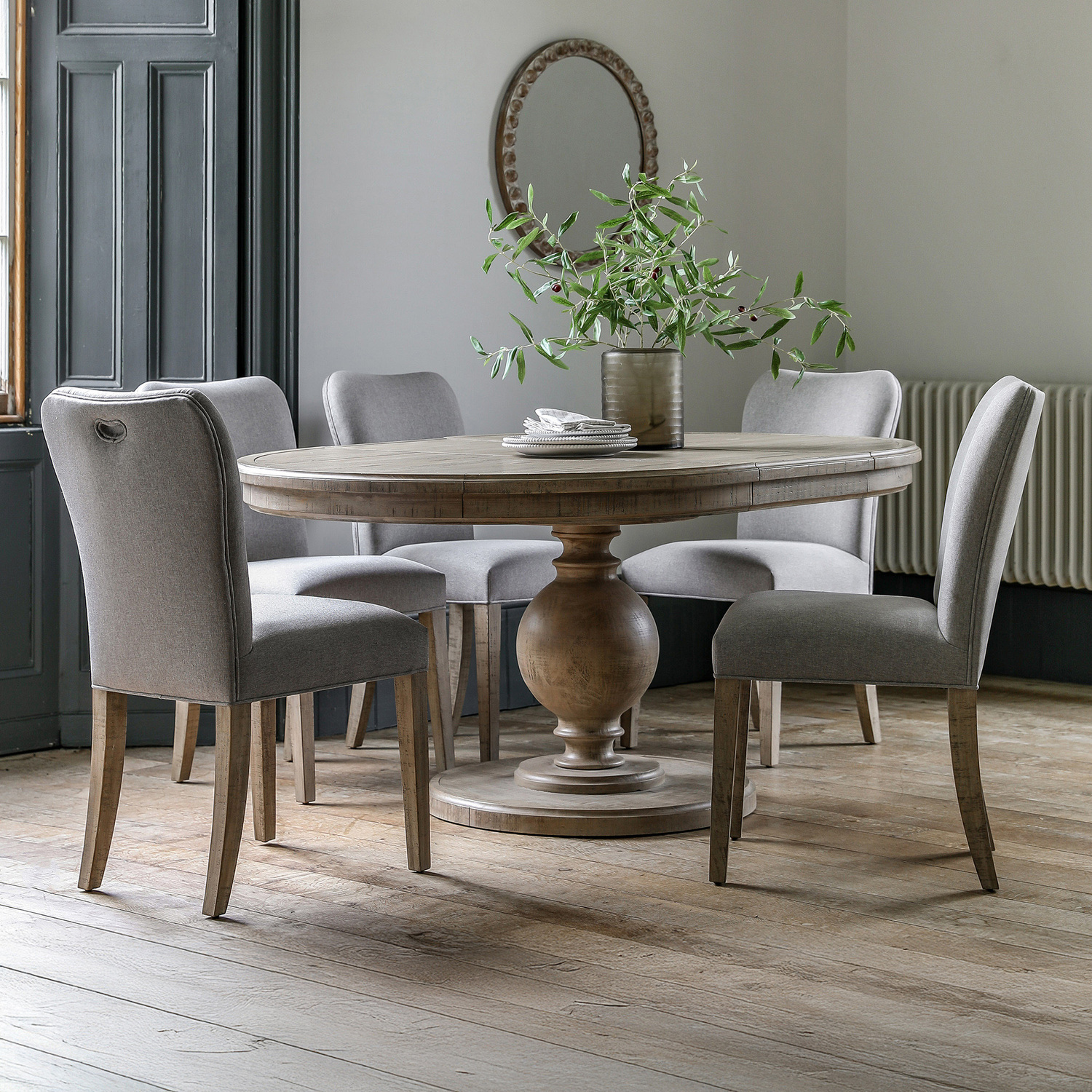 Noelia Round Extendable Dining Table