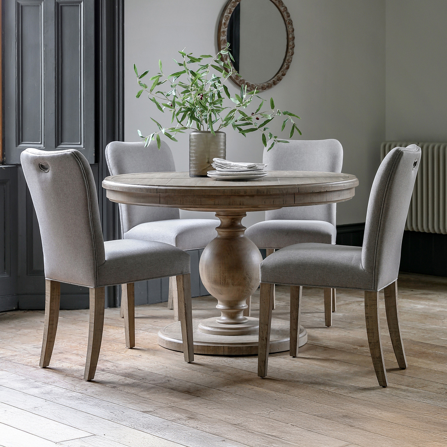 Noelia Round Extendable Dining Table