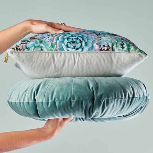 Green Plaintiful Cotton Cushion
