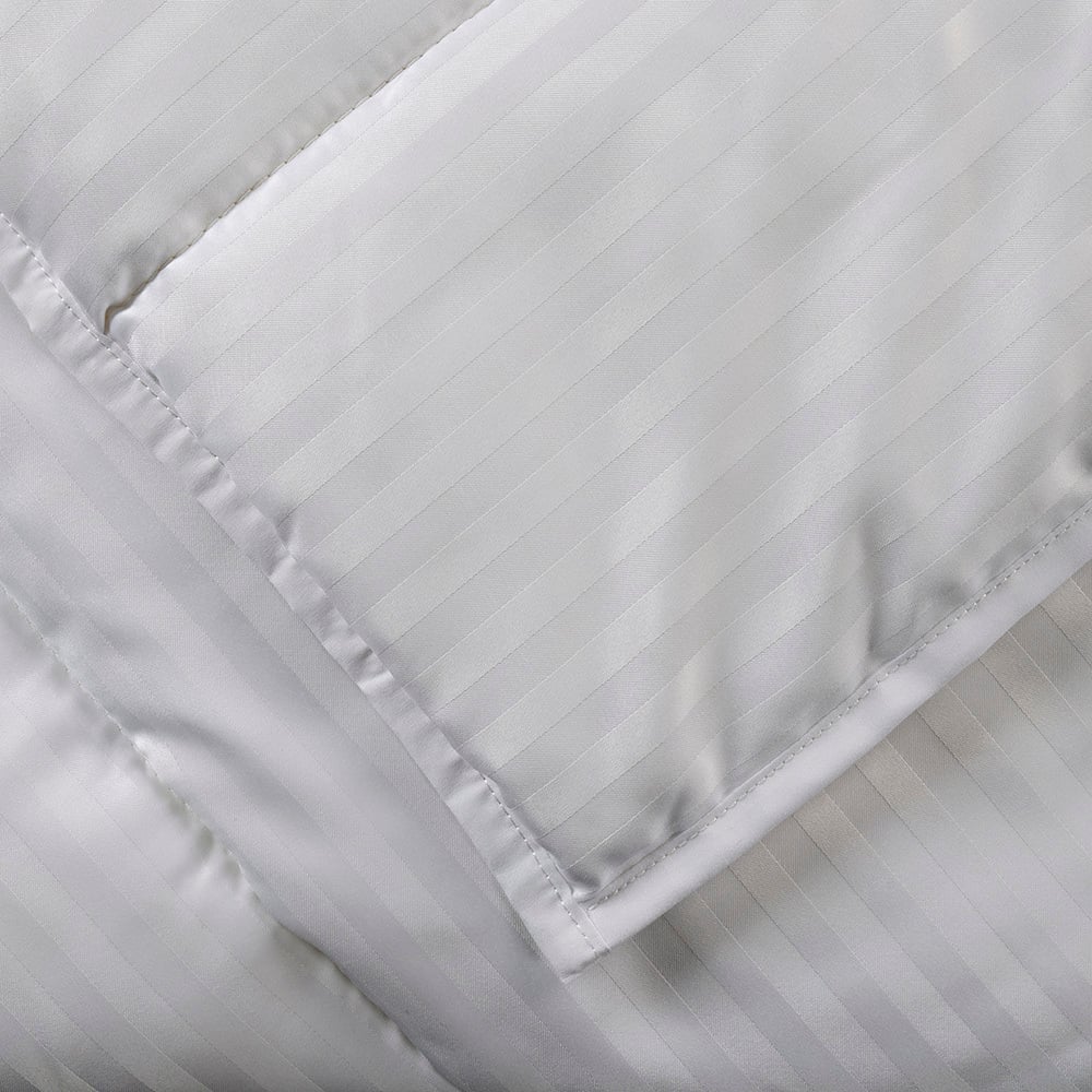 Hotel Luxury Comfort All Seasons Quilt
