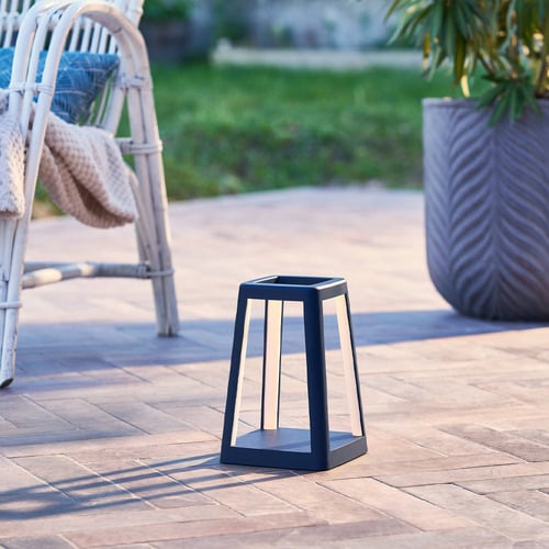Lantern Outdoor Lamp with Built-In Wireless Charger