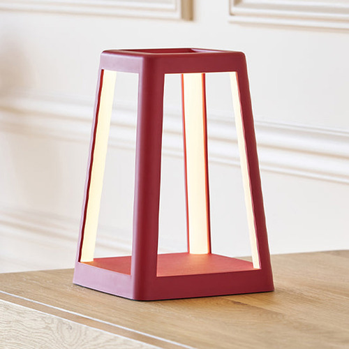 Lantern Outdoor Lamp with Built-In Wireless Charger