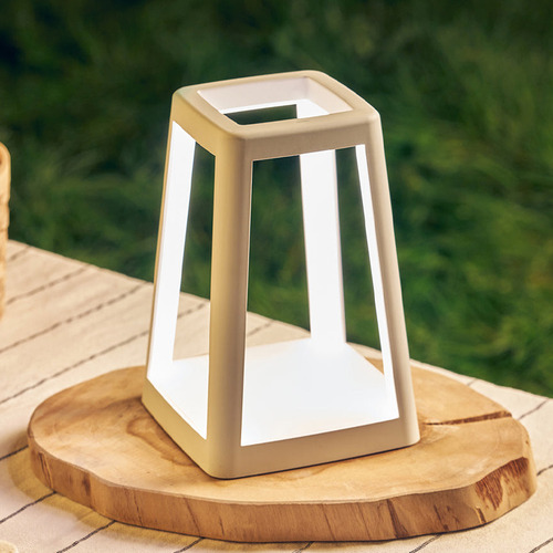 Lantern Outdoor Lamp with Built-In Wireless Charger