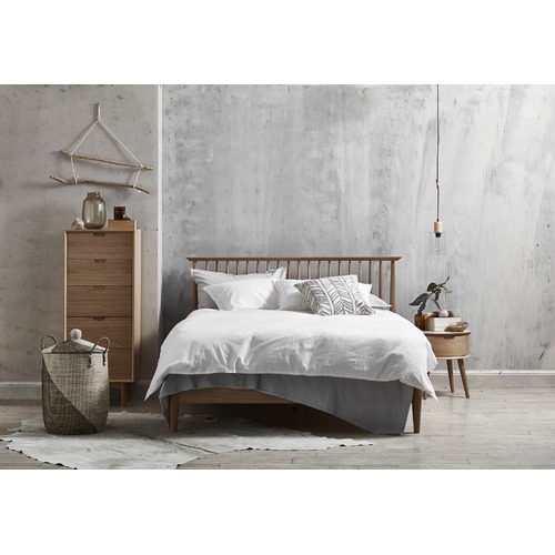 Temple & ster Queen Olsen Oak Spindle Bed & Reviews