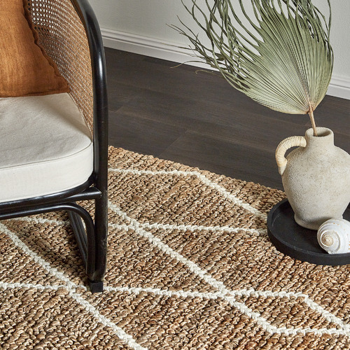 White Loft HandWoven JuteBlend Rug Temple & ster