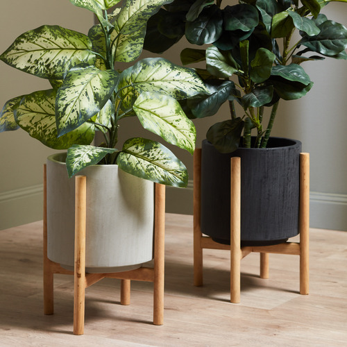 Coda-Plant-Pot-on-Stand