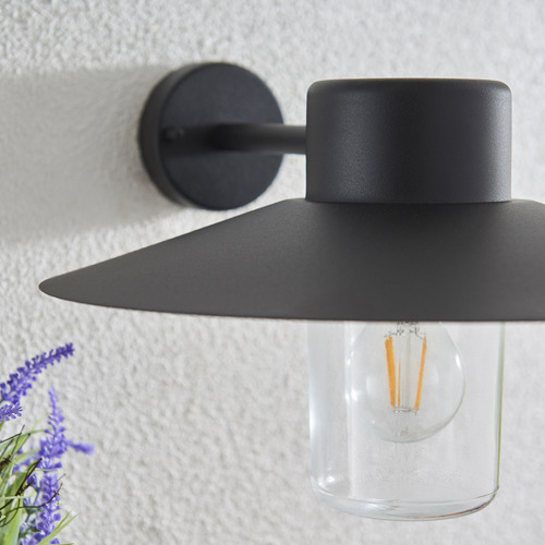 Saylor Outdoor Wall Light