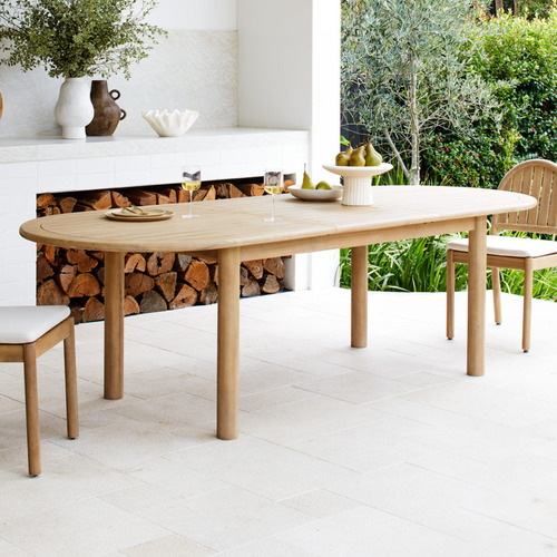 8 Seater Corfu Outdoor Extendable Dining Table