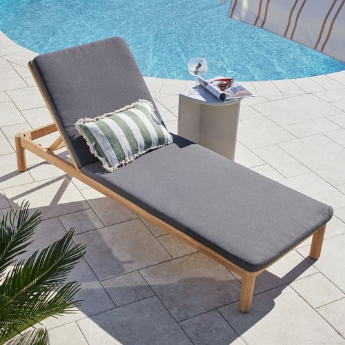 Hunter-Sun-Lounge
