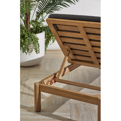Hunter-Sun-Lounge