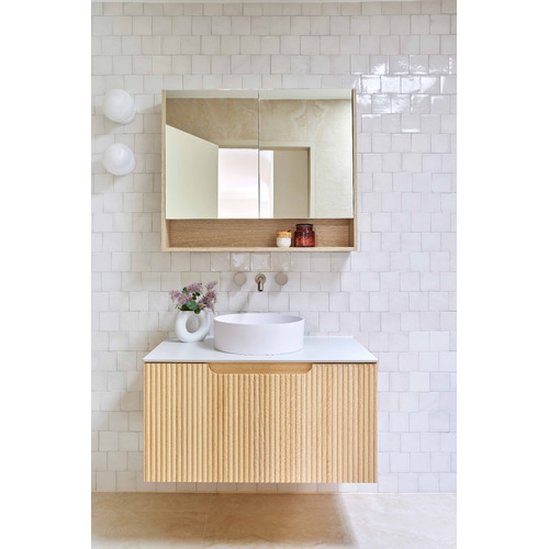 Kora-Alabaster-look-Wall-Light
