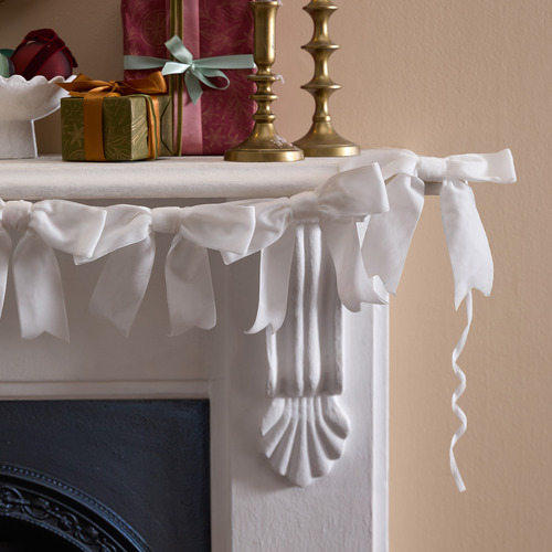 Velvet Bow Christmas Garland
