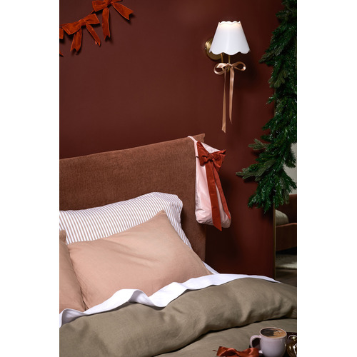 Velvet-Bow-Christmas-Garland