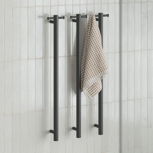 Leo Vertical Heated Towel Bar