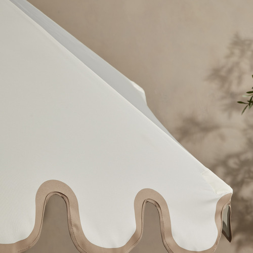 2.7m-Scalloped-Market-Umbrella
