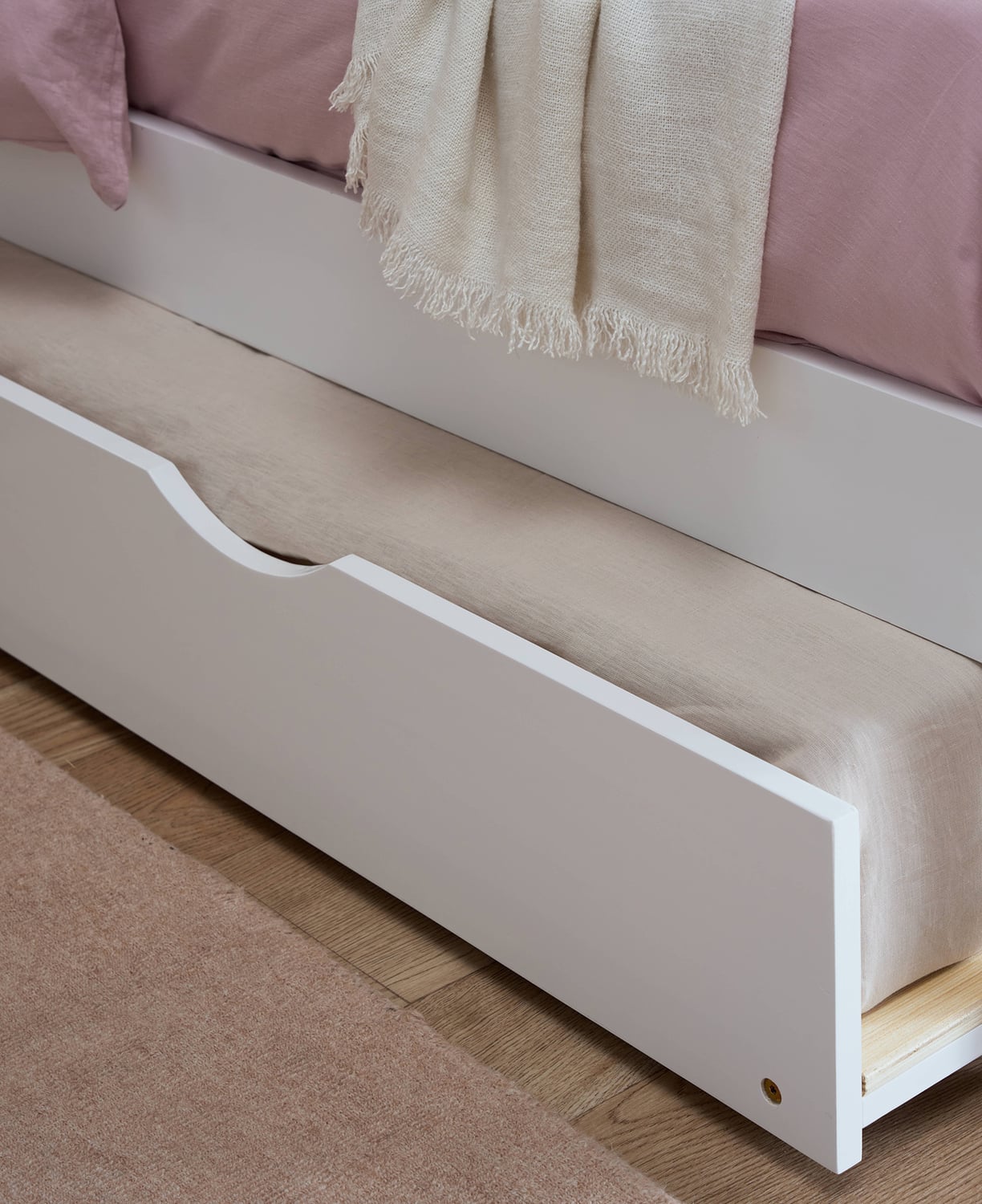 Harbor Chenille Single Floor Bed