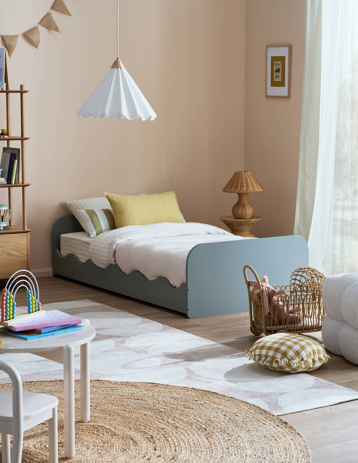 Wavy Single Floor Bed